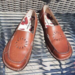 Hush Puppies Shoes Womens 5.5 Slip On Loafers Brown Leather Casual Low Bounce